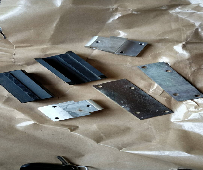 雙邊機壓板組件