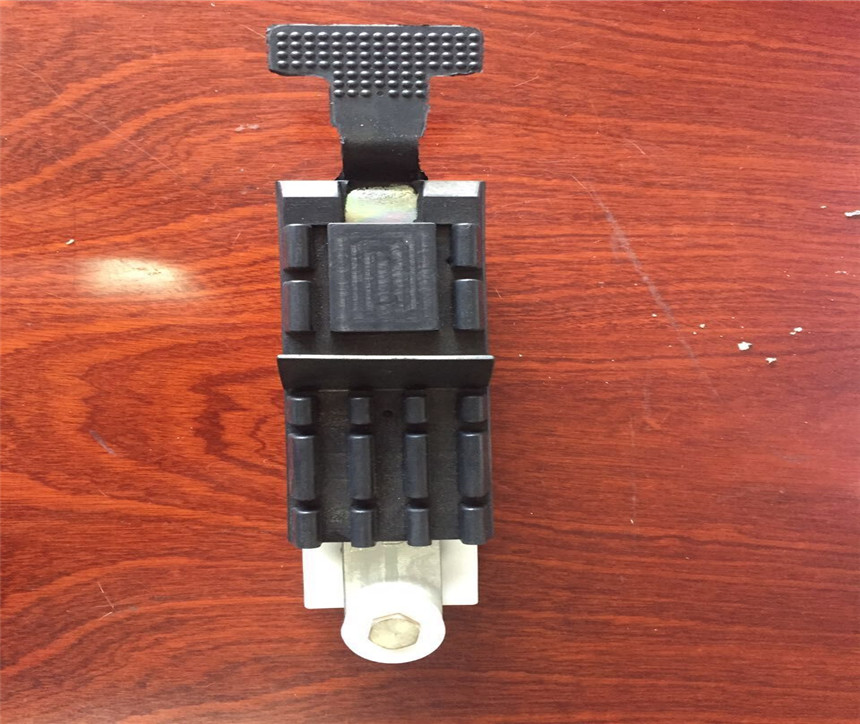 巴伐朗尼斜邊機(jī)前夾板