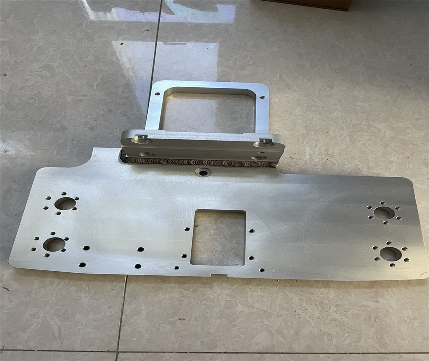 切割機(jī)側(cè)板